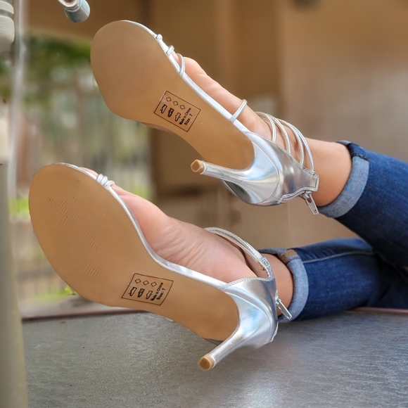 Women's Silver Open Toe Strappy High Heels Sandals - Picture 6 of 6